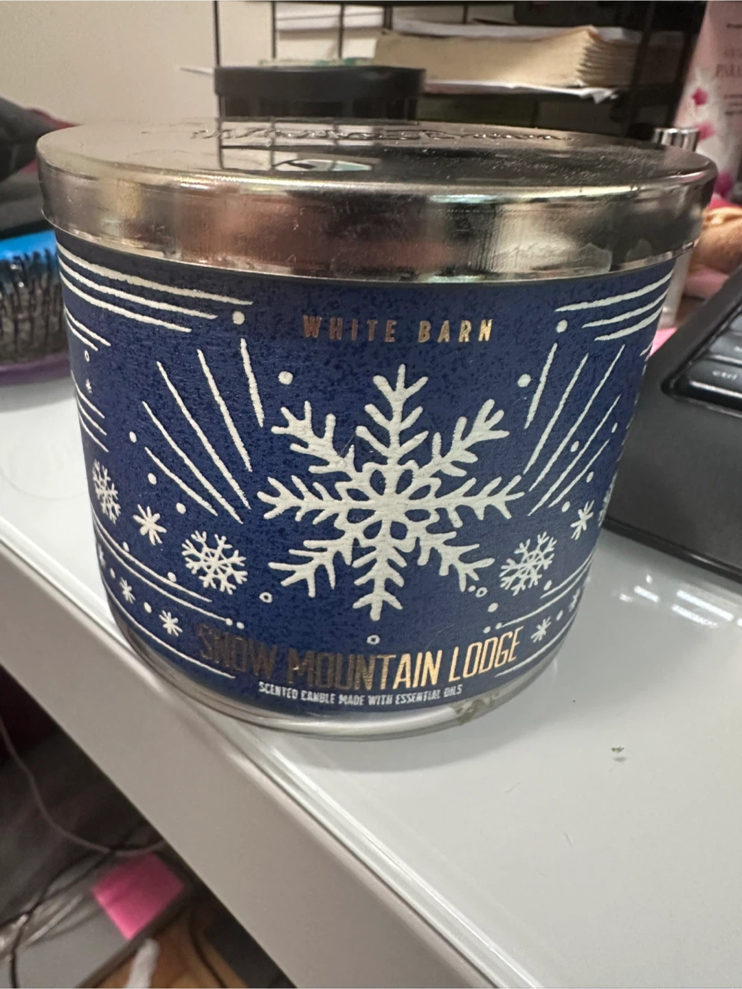 White Barn Snow Mountain Lodge Candle