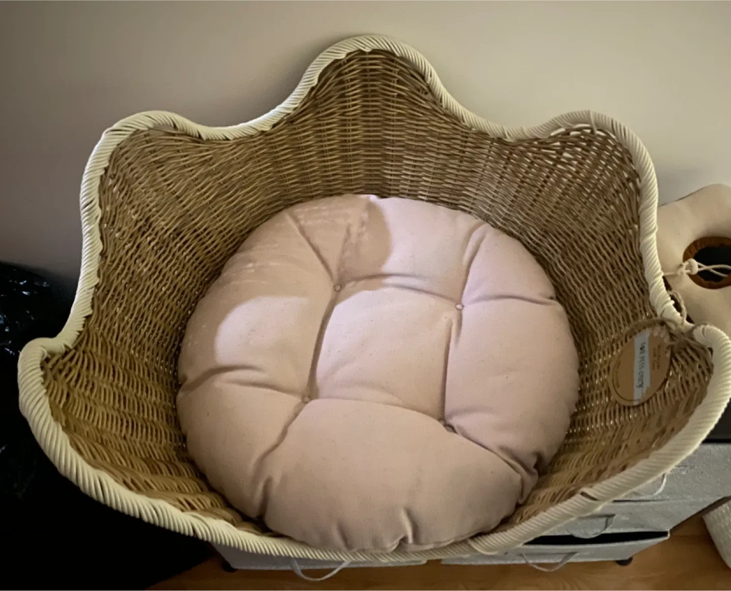 For Pets Only Wicker Pet Bed image indicator(2)