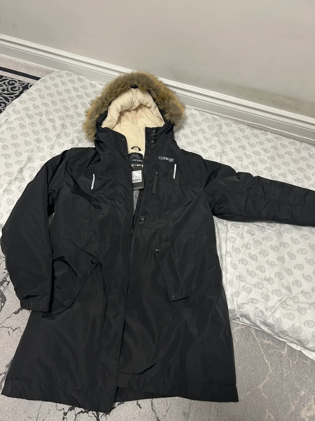 Conifere Clauda Winter Coat - Black, XL image indicator(4)