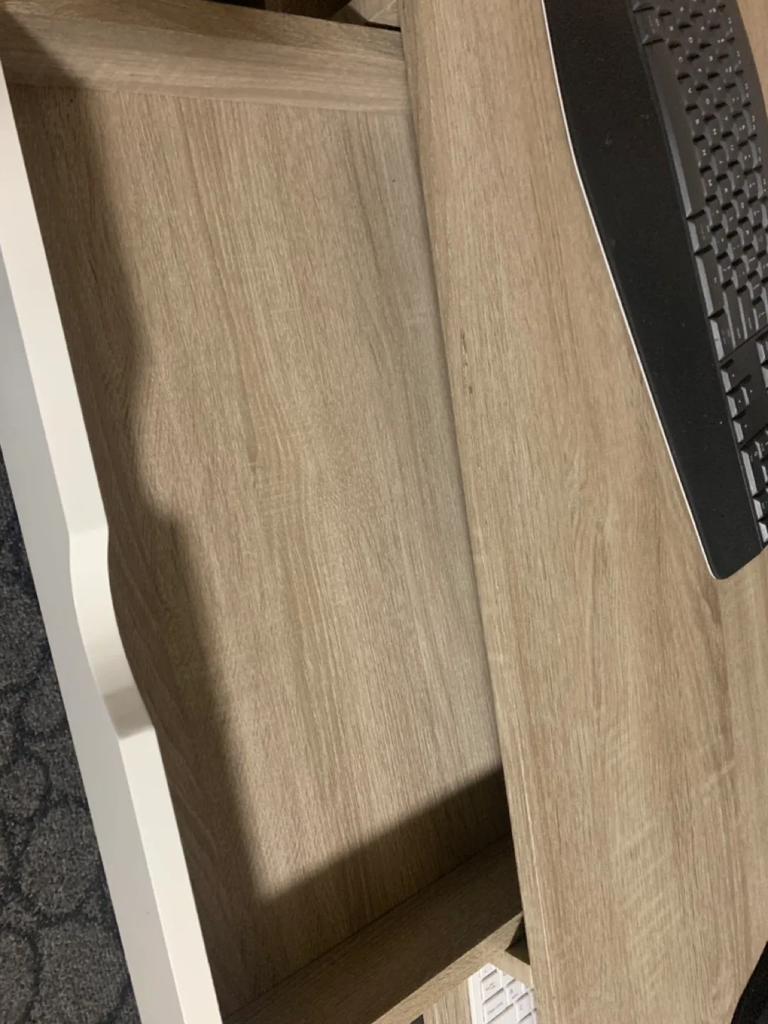 Computer desk with drawer image indicator(4)