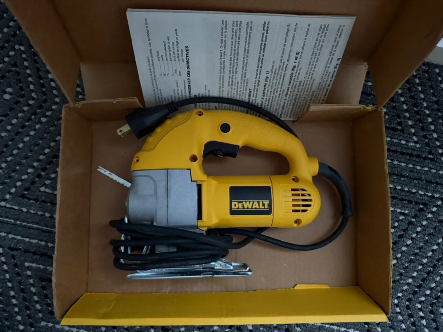 DeWalt DW317 Heavy-Duty Compact Jig Saw