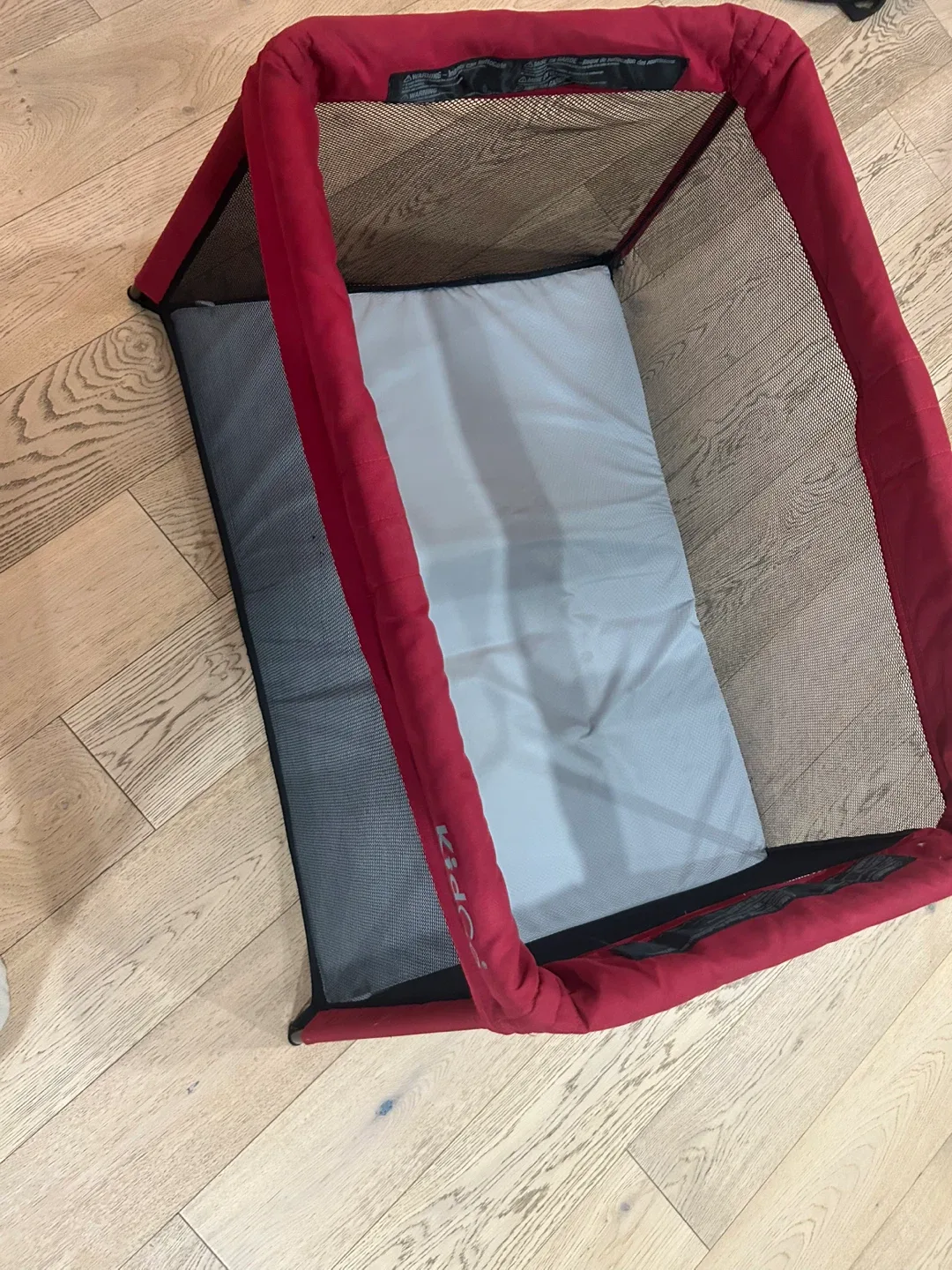 KidCo Playard - Portable and Easy to Store image indicator(6)