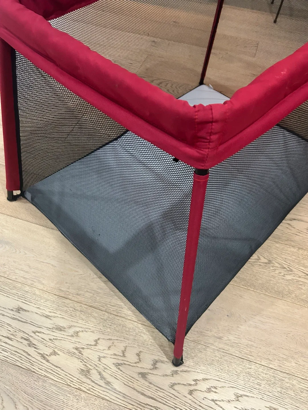 KidCo Playard - Portable and Easy to Store image indicator(2)