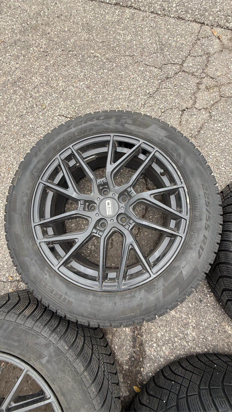 Set of 4 Pirelli Ice Zero 225/55R17 Tires on Rims - photo 2
