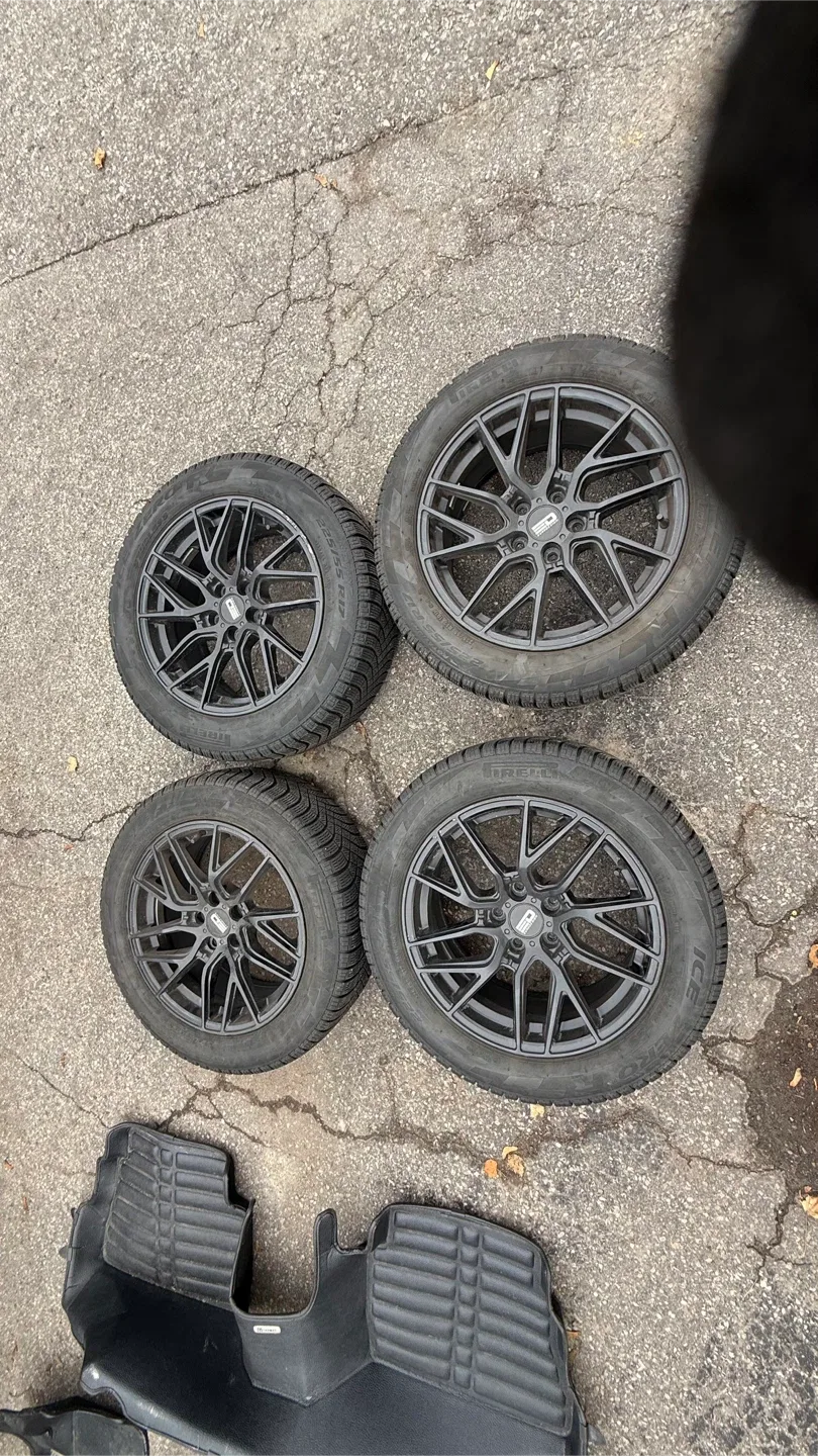 Set of 4 Pirelli Ice Zero 225/55R17 Tires on Rims