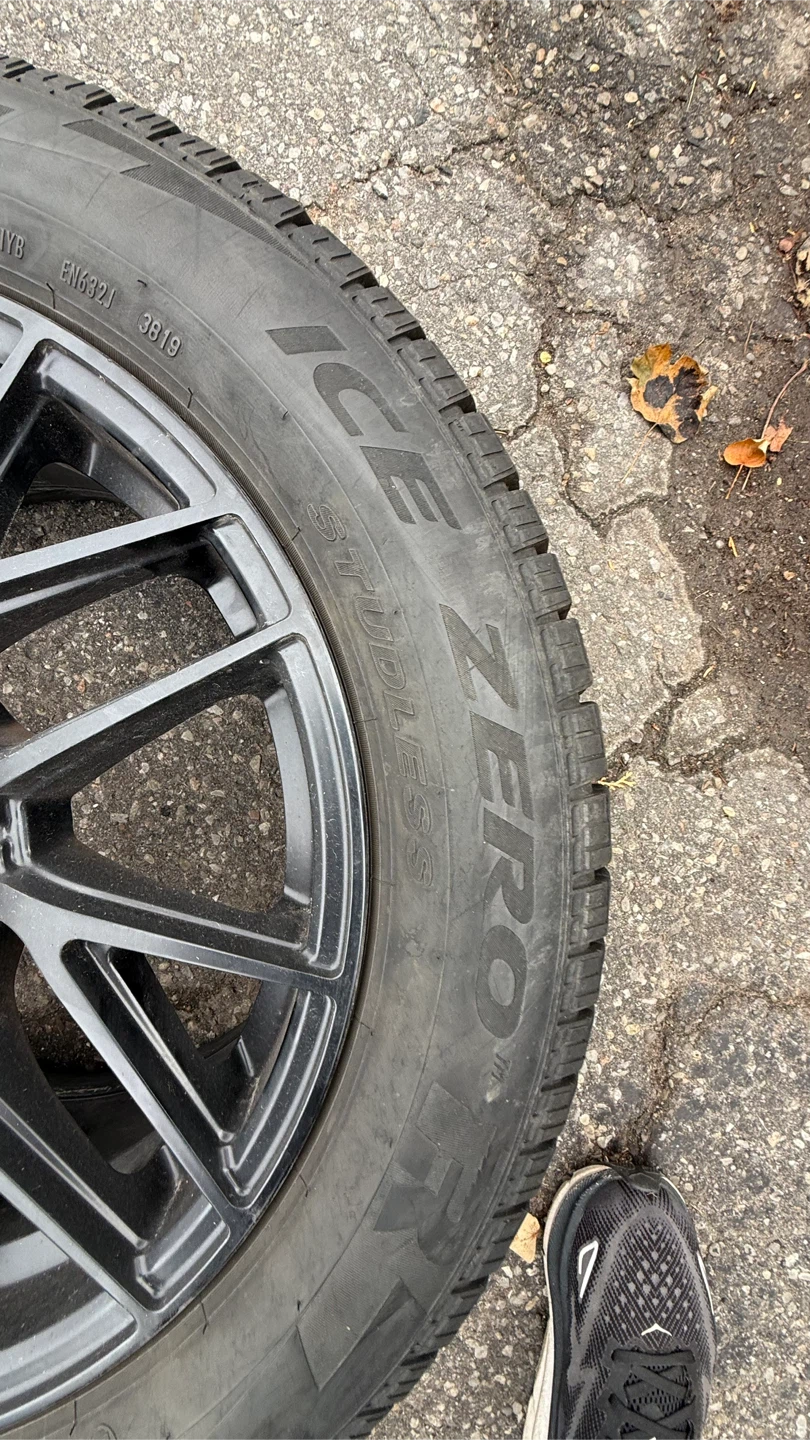 Set of 4 Pirelli Ice Zero 225/55R17 Tires on Rims - photo 4