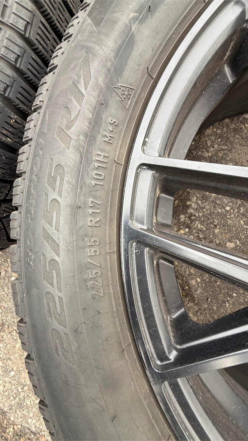 Set of 4 Pirelli Ice Zero 225/55R17 Tires on Rims - photo 5