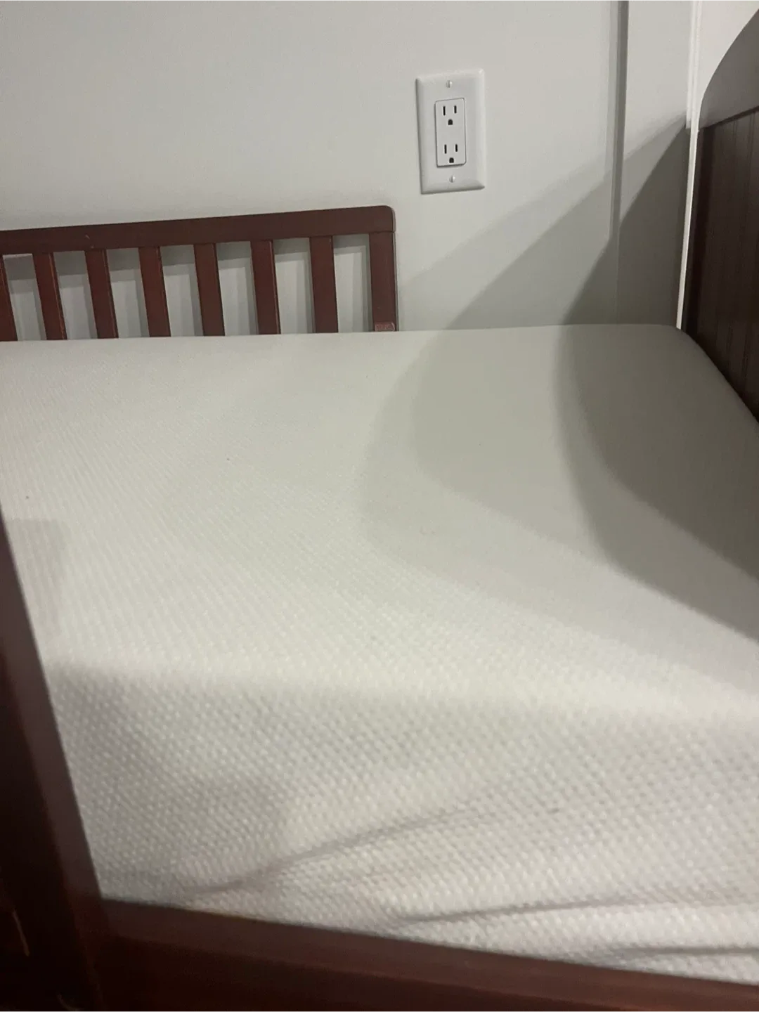 Toddler Bed - Brown Wood Frame image indicator(2)