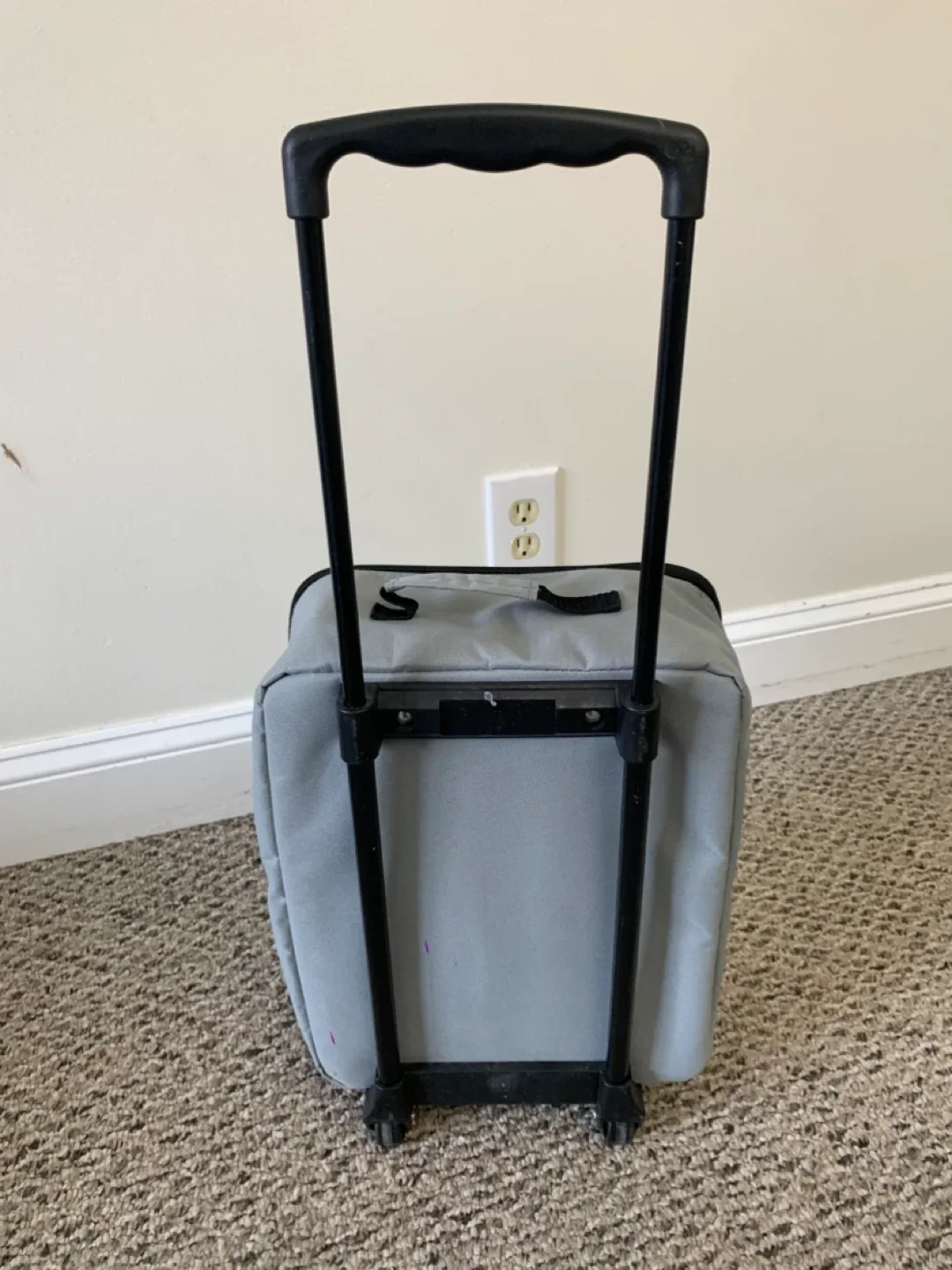 Star Wars Baby Yoda Rolling Suitcase - kids luggage image indicator(5)