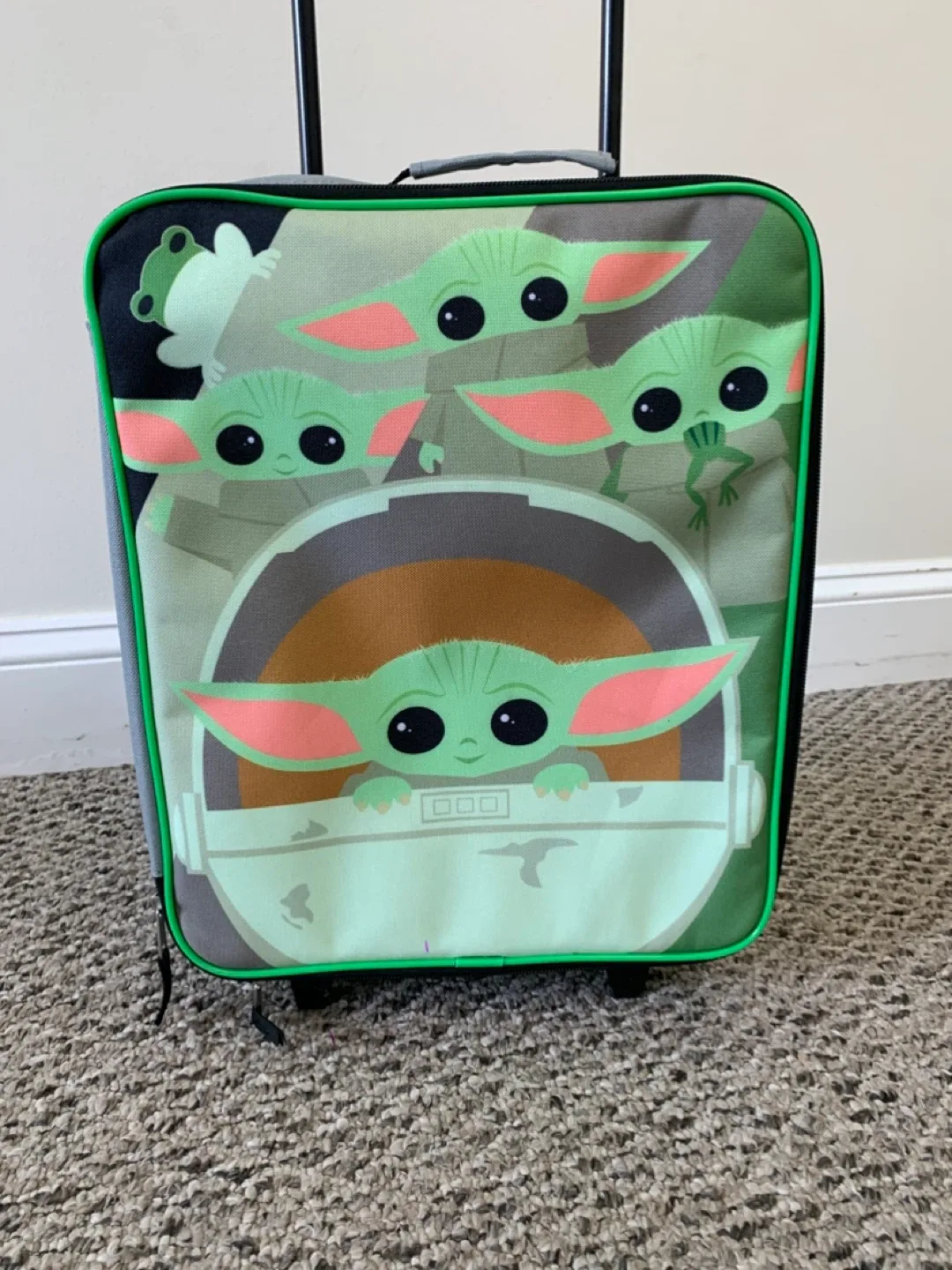 Star Wars Baby Yoda Rolling Suitcase - kids luggage image indicator(3)