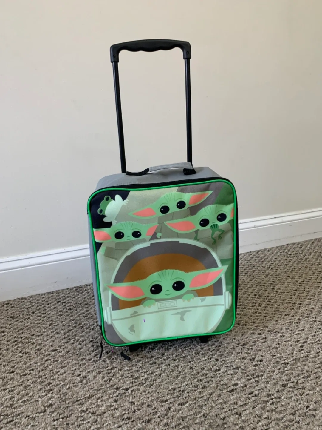Star Wars Baby Yoda Rolling Suitcase - kids luggage image indicator(2)