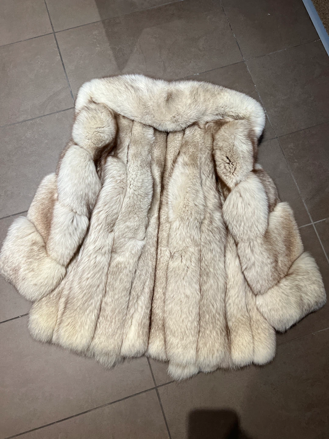 Stunning Vintage White Fox Fur Coat - photo 2