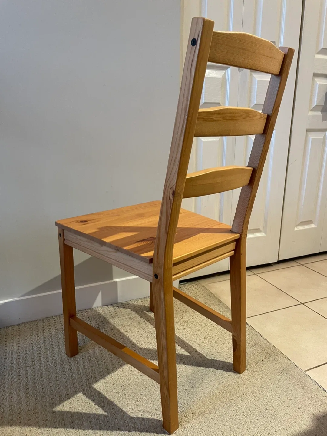 4 Wooden Chairs image indicator(2)