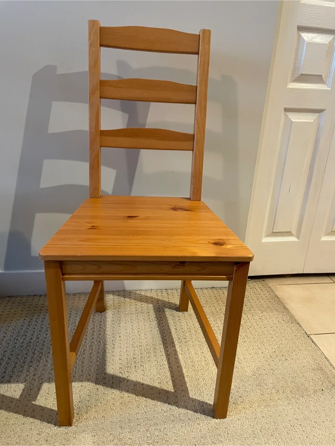 4 Wooden Chairs image indicator(3)