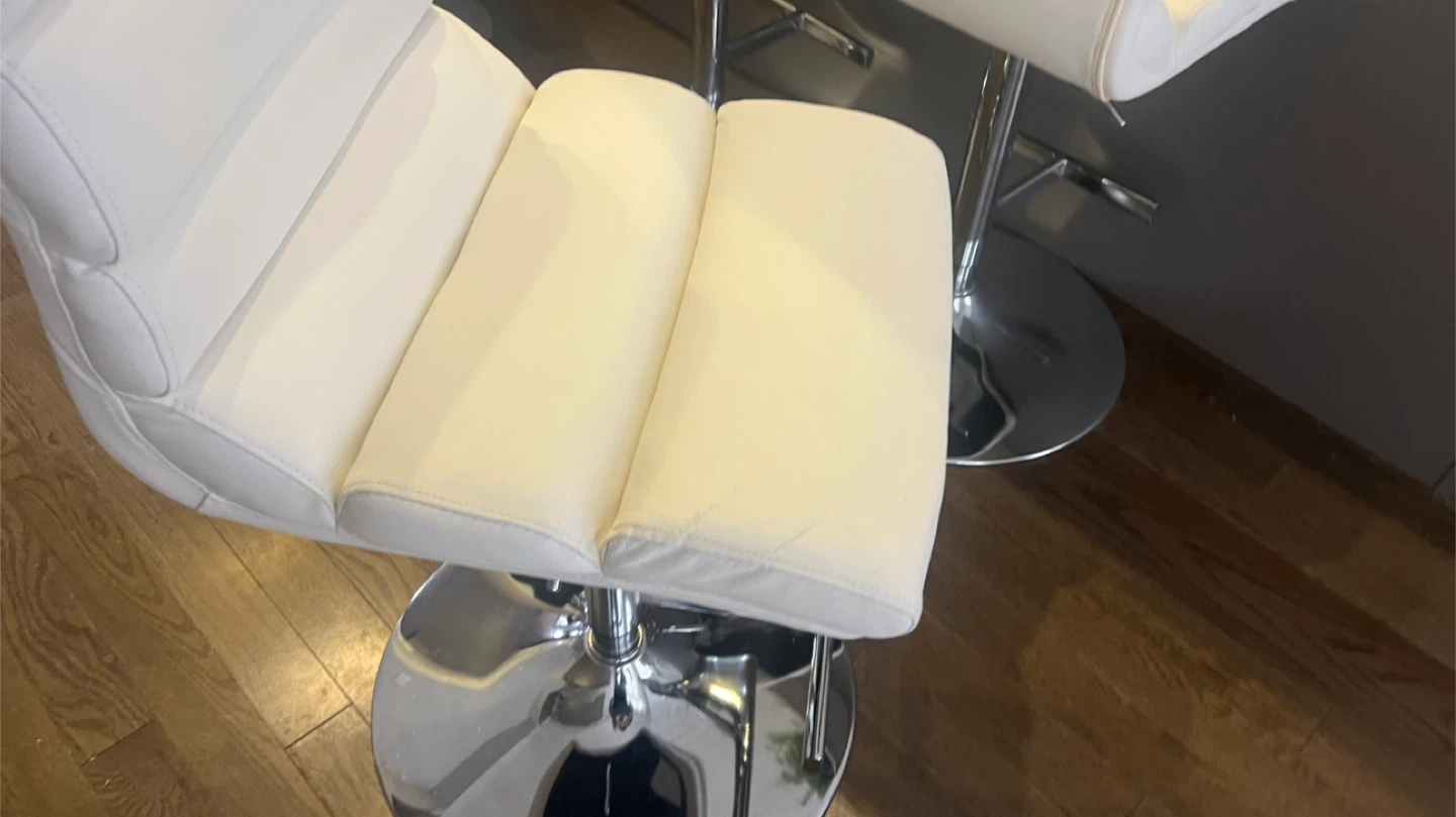 Modern White Swivel Bar Stools - photo 5