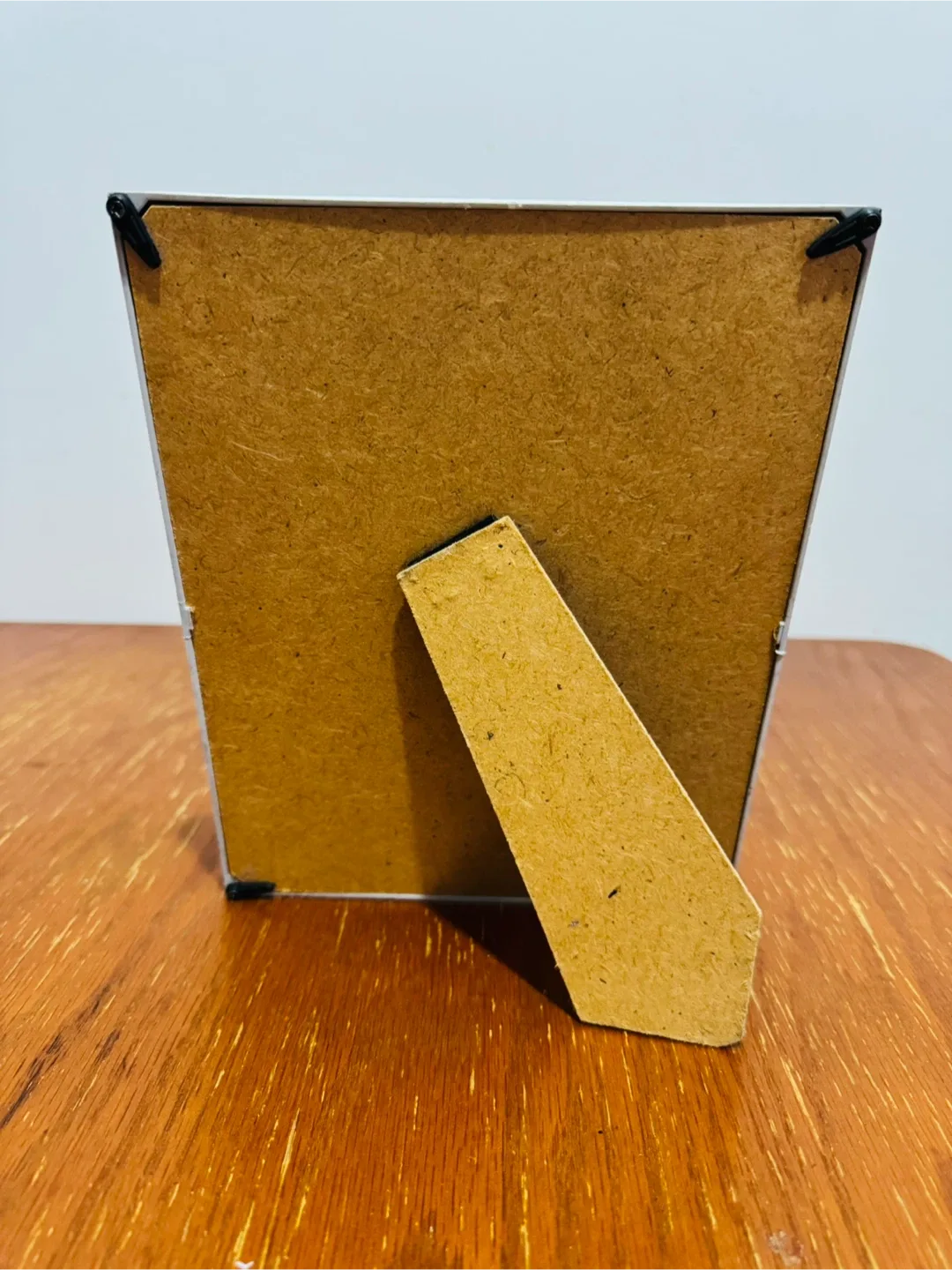 White Floral Picture Frame image indicator(2)