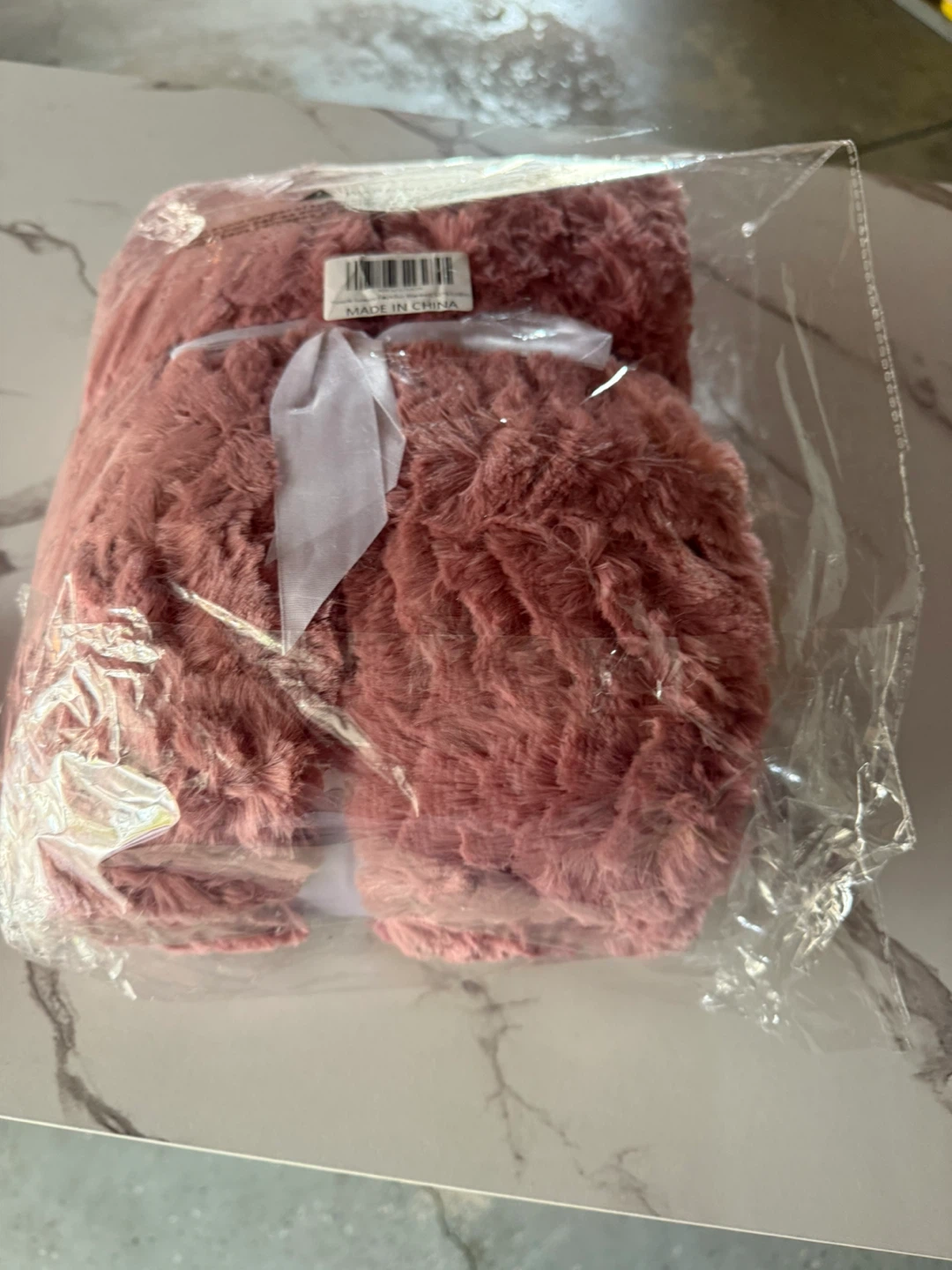 YUSOKI Faux Fur Blanket - Fluffy & Furry - photo 2