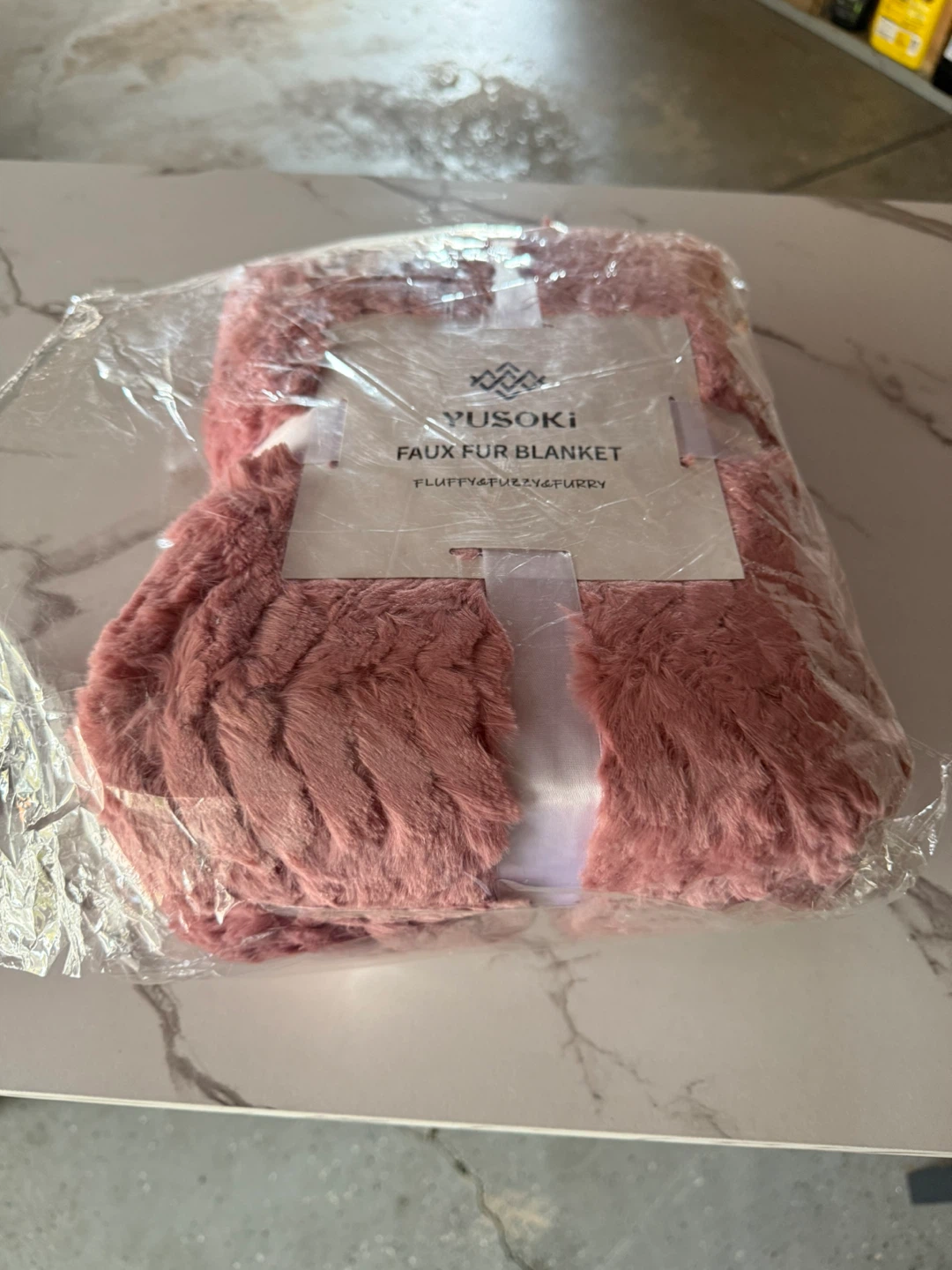 YUSOKI Faux Fur Blanket - Fluffy & Furry