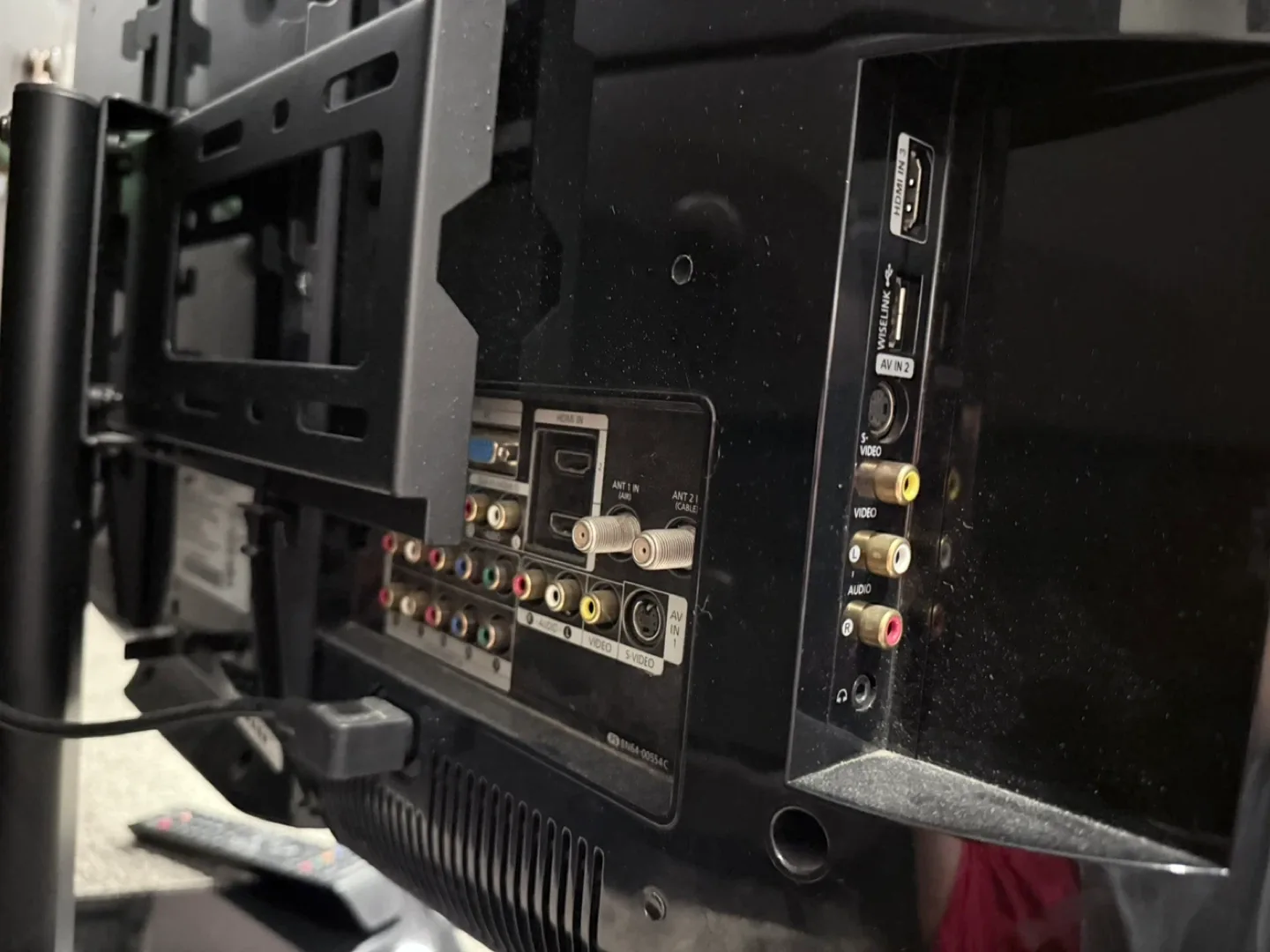 Samsung TV w Remote image indicator(3)