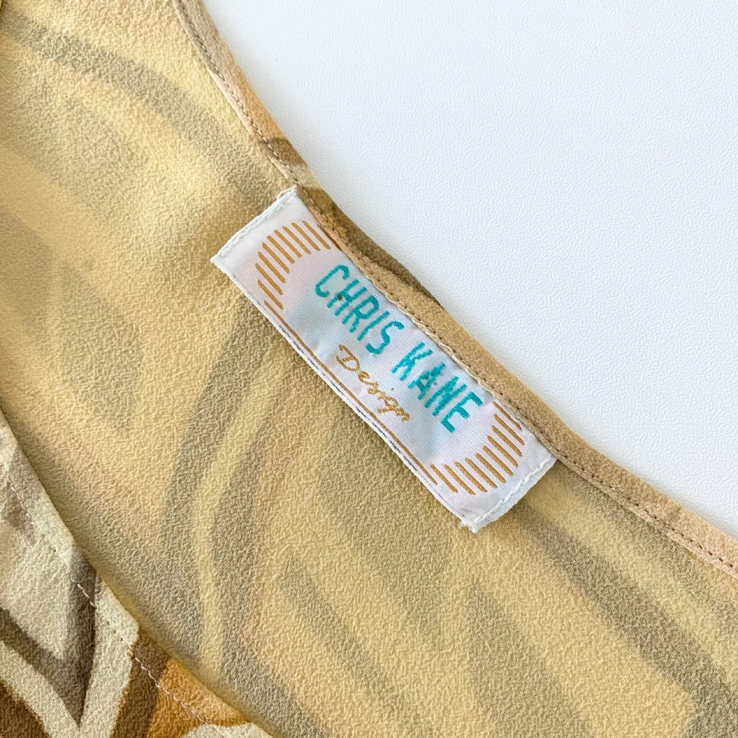 Vintage 100% Silk Printed Sleeveless Blouse / Tank image indicator(5)