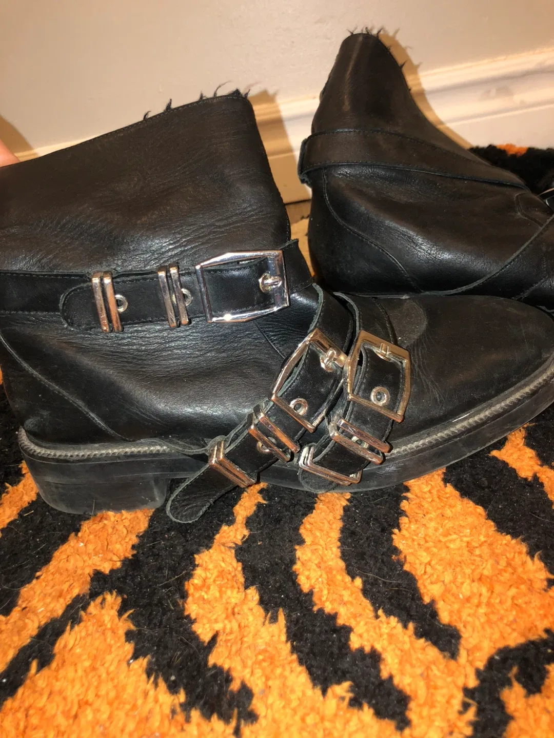 Black lined Leather Ankle Boots with Buckles