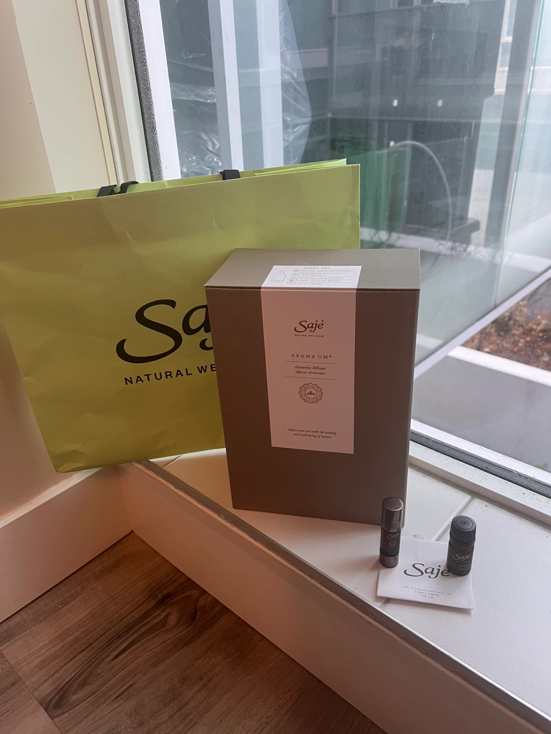 Saje diffuser + essential oils