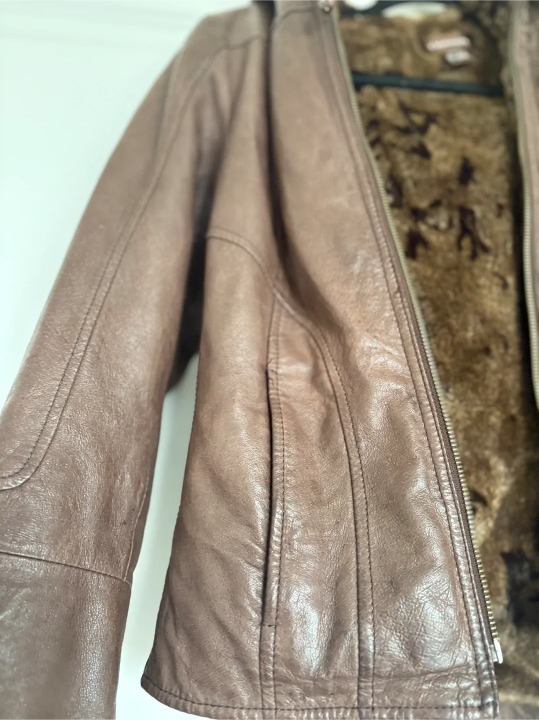 Danier Leather Jacket Brown image indicator(3)