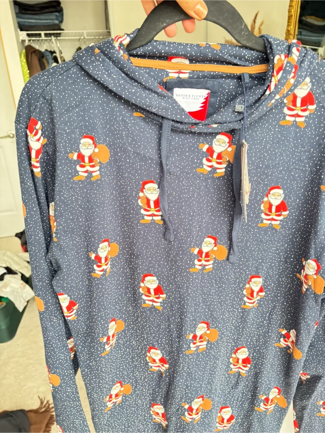 Denim & Flower Ricky Singh Santa Hoodie - M image indicator(5)