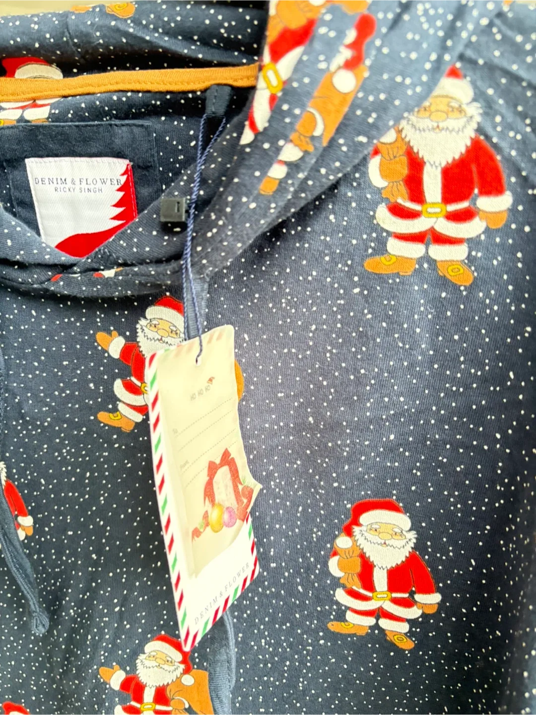 Denim & Flower Ricky Singh Santa Hoodie - M image indicator(7)