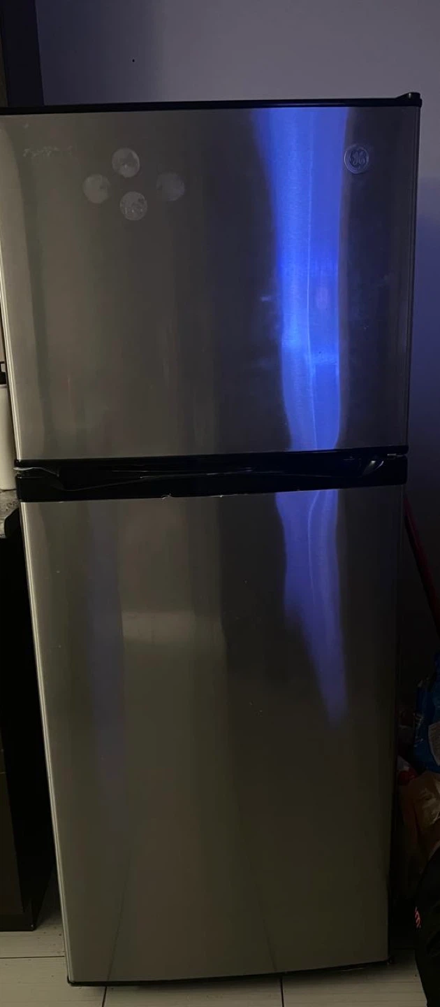 GE Stainless Steel Top Freezer Refrigerator