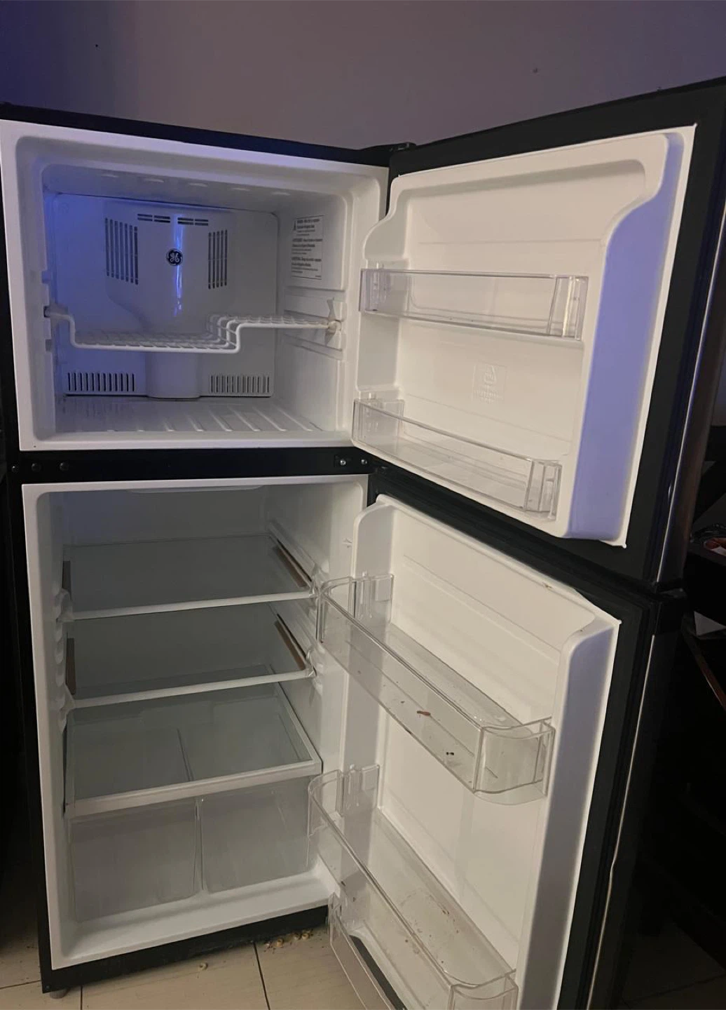 GE Stainless Steel Top Freezer Refrigerator - photo 2