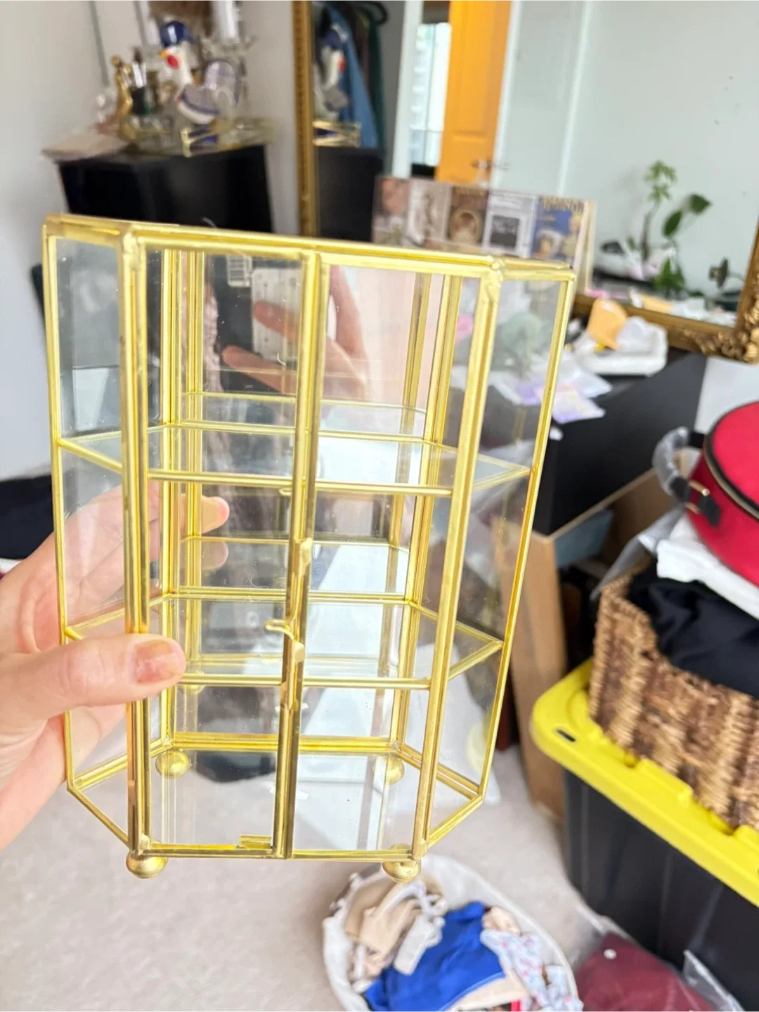 Gold & Glass Display Cabinet image indicator(9)