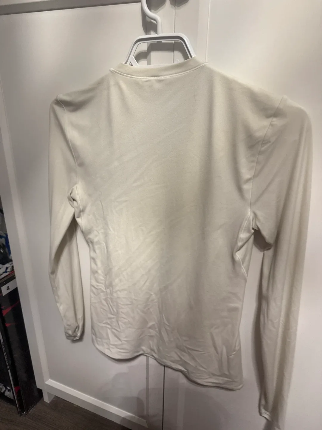 Lululemon super soft Long Sleeve Top - Size S image indicator(3)