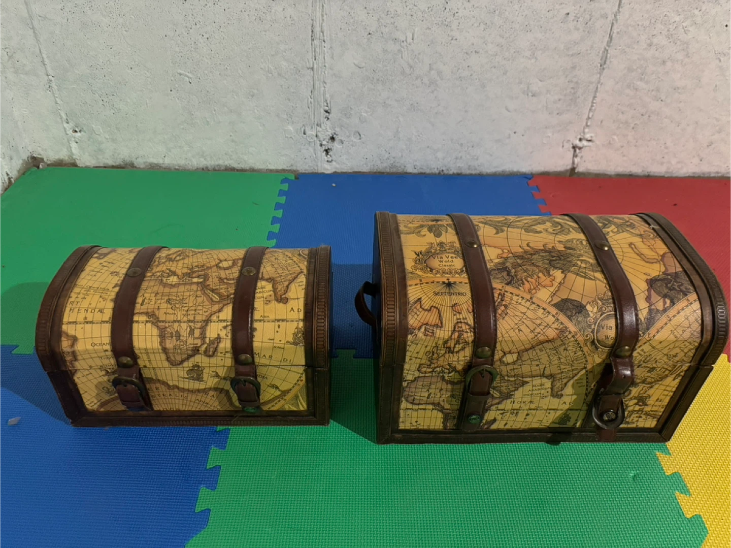 Decorative World Map Storage Trunk Set