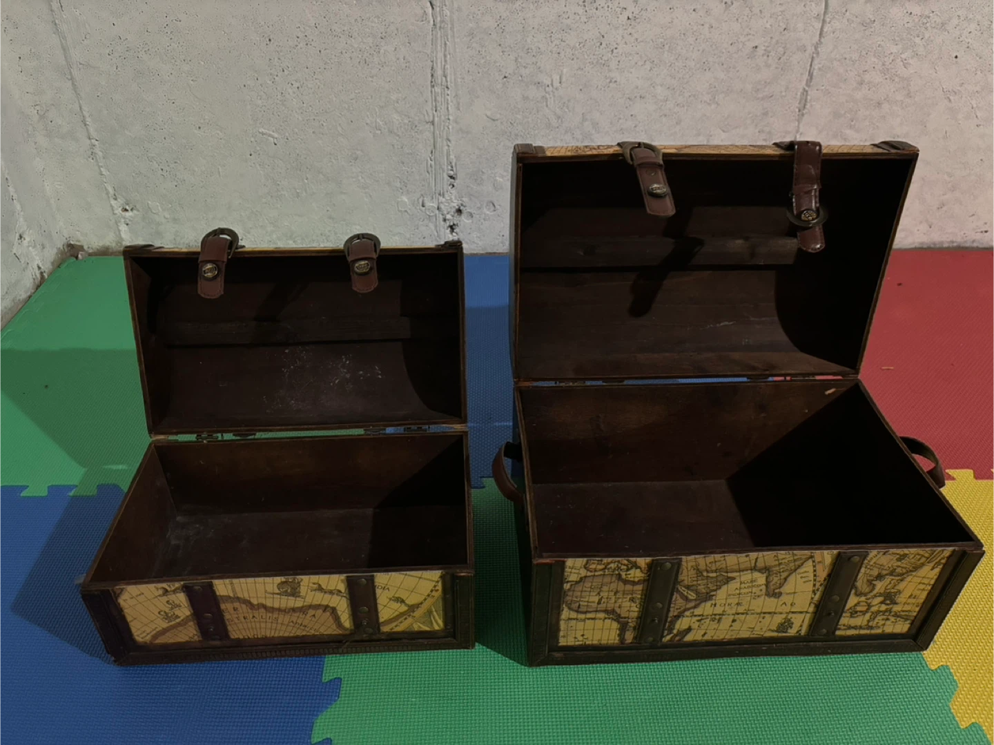 Decorative World Map Storage Trunk Set - photo 2