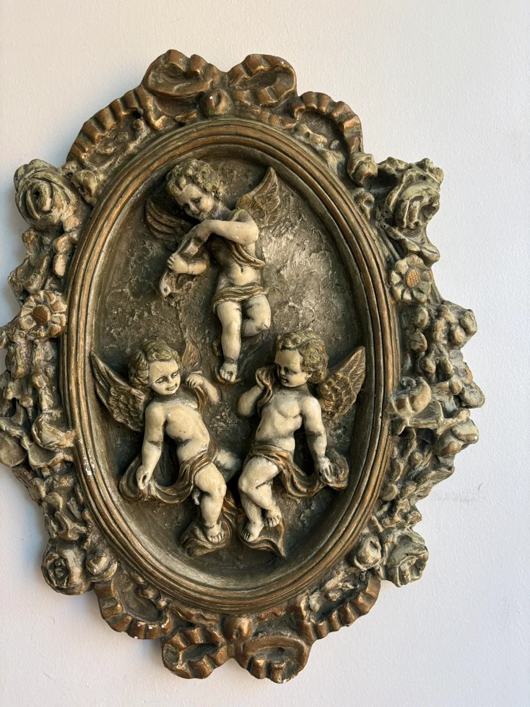 Vintage Cherub Wall Art - Oval Frame