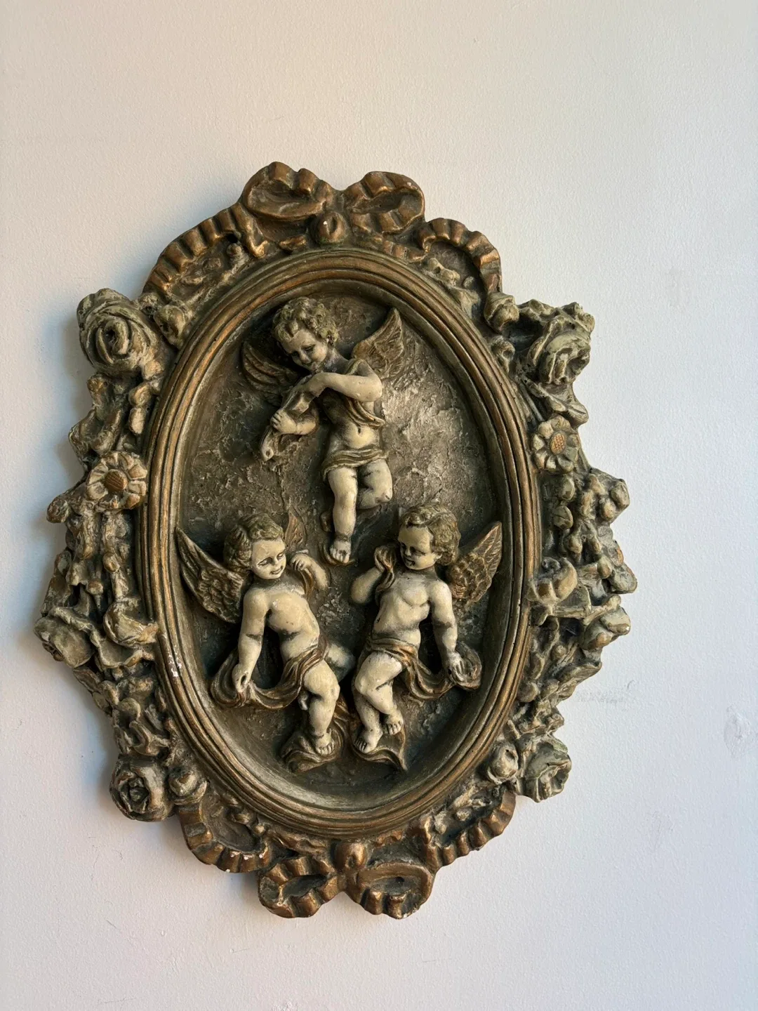 Vintage Cherub Wall Art - Oval Frame image indicator(2)