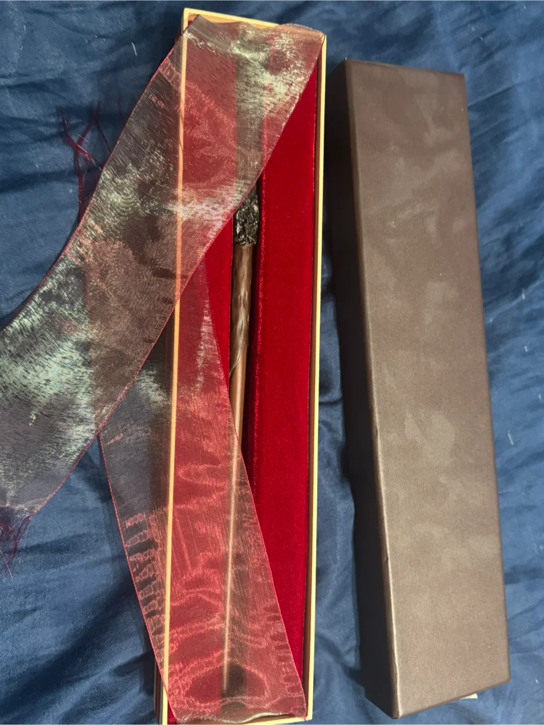 Harry Potter’s Wand in Velvet Collector Box – Great Condition!