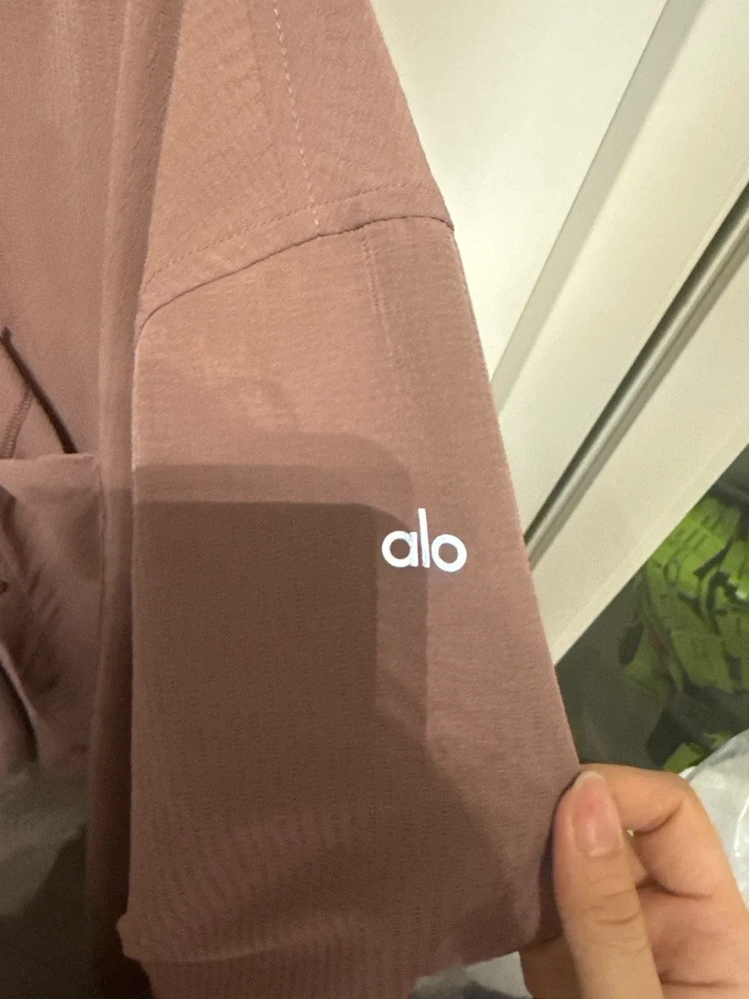 Alo Yoga Oversized Shirt - WORN ONLY ONCE image indicator(2)