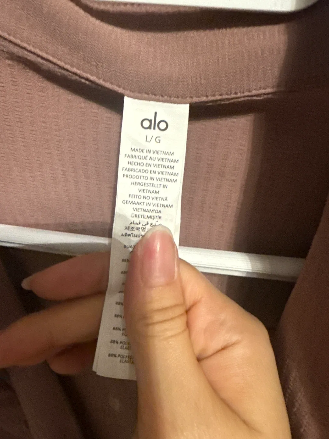 Alo Yoga Oversized Shirt - WORN ONLY ONCE image indicator(3)