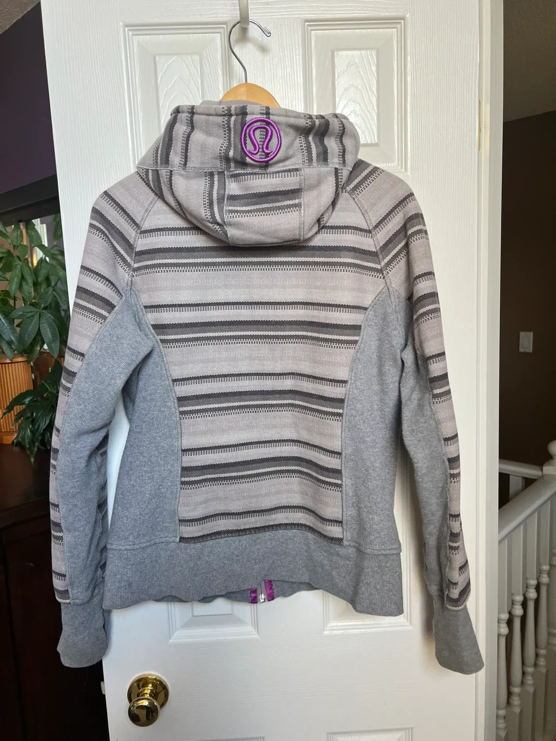 Lululemon scuba hoodie size 10 image indicator(3)