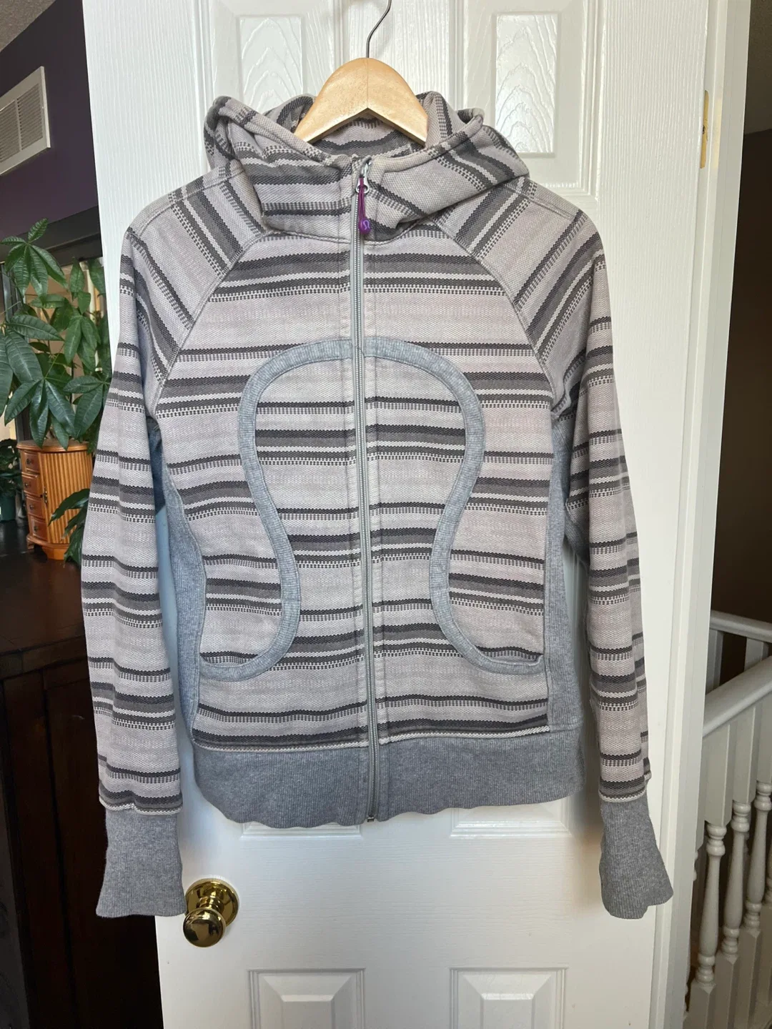 Lululemon scuba hoodie size 10 image indicator(2)