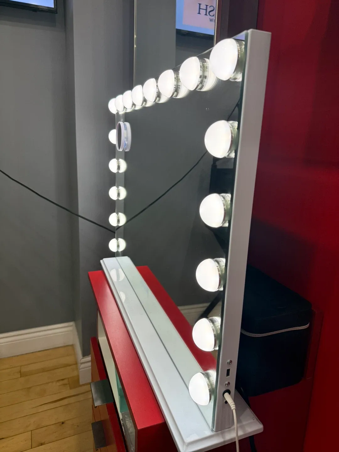 Hollywood Style Vanity Mirror with Lights + Makeup Chair image indicator(4)