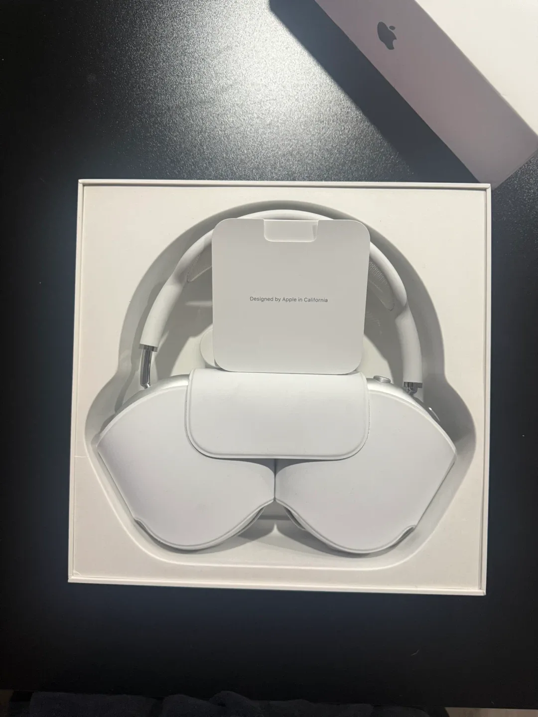 Apple AirPods Max - White - Like New!
