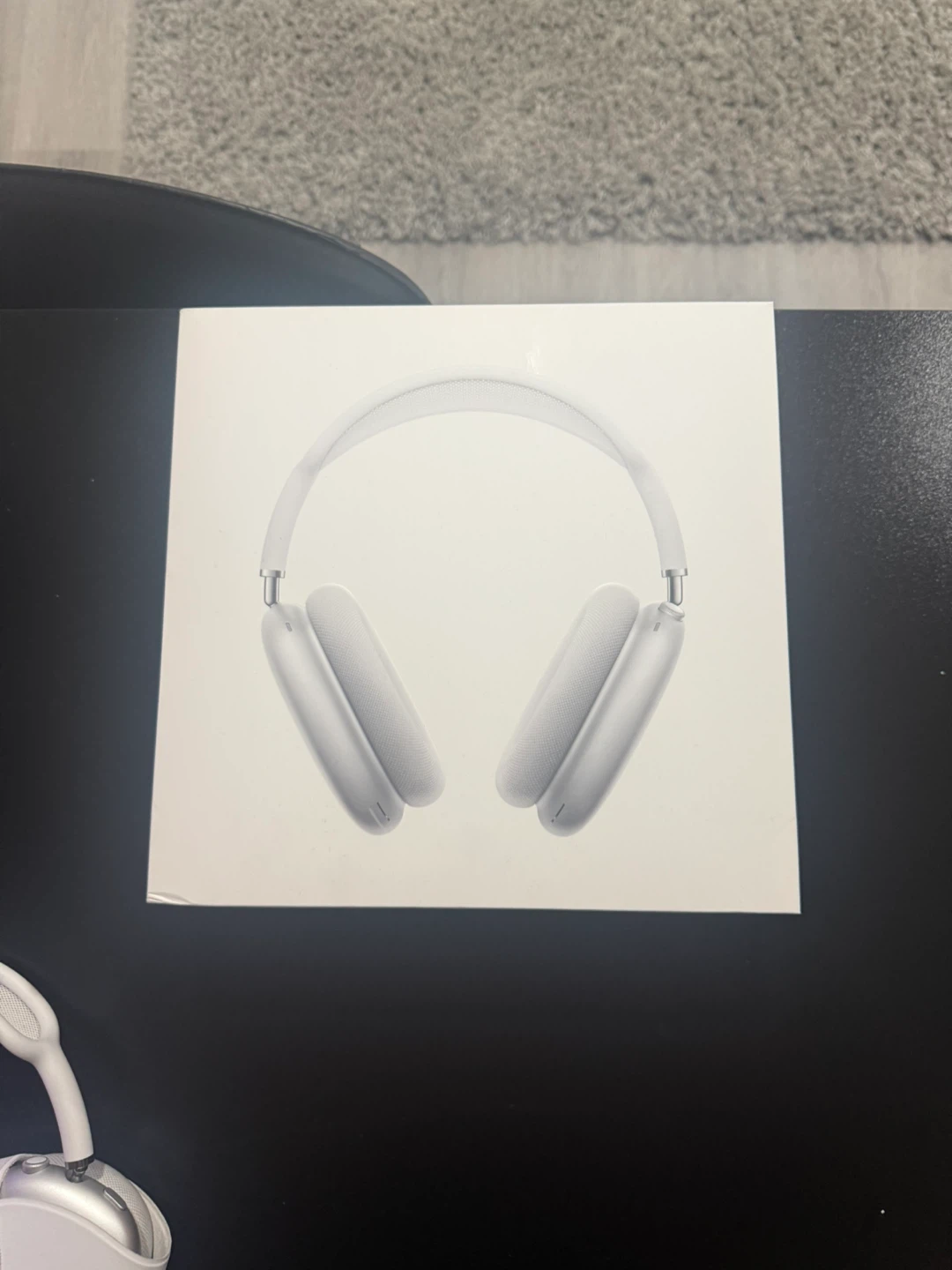 Apple AirPods Max - White - Like New! - photo 3