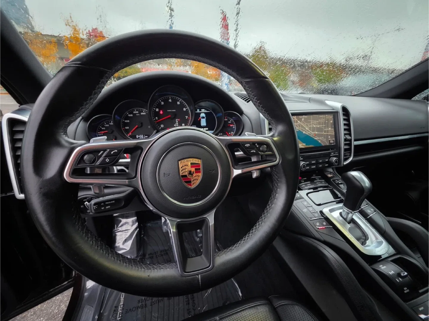 2017 Porsche Cayenne image indicator(8)