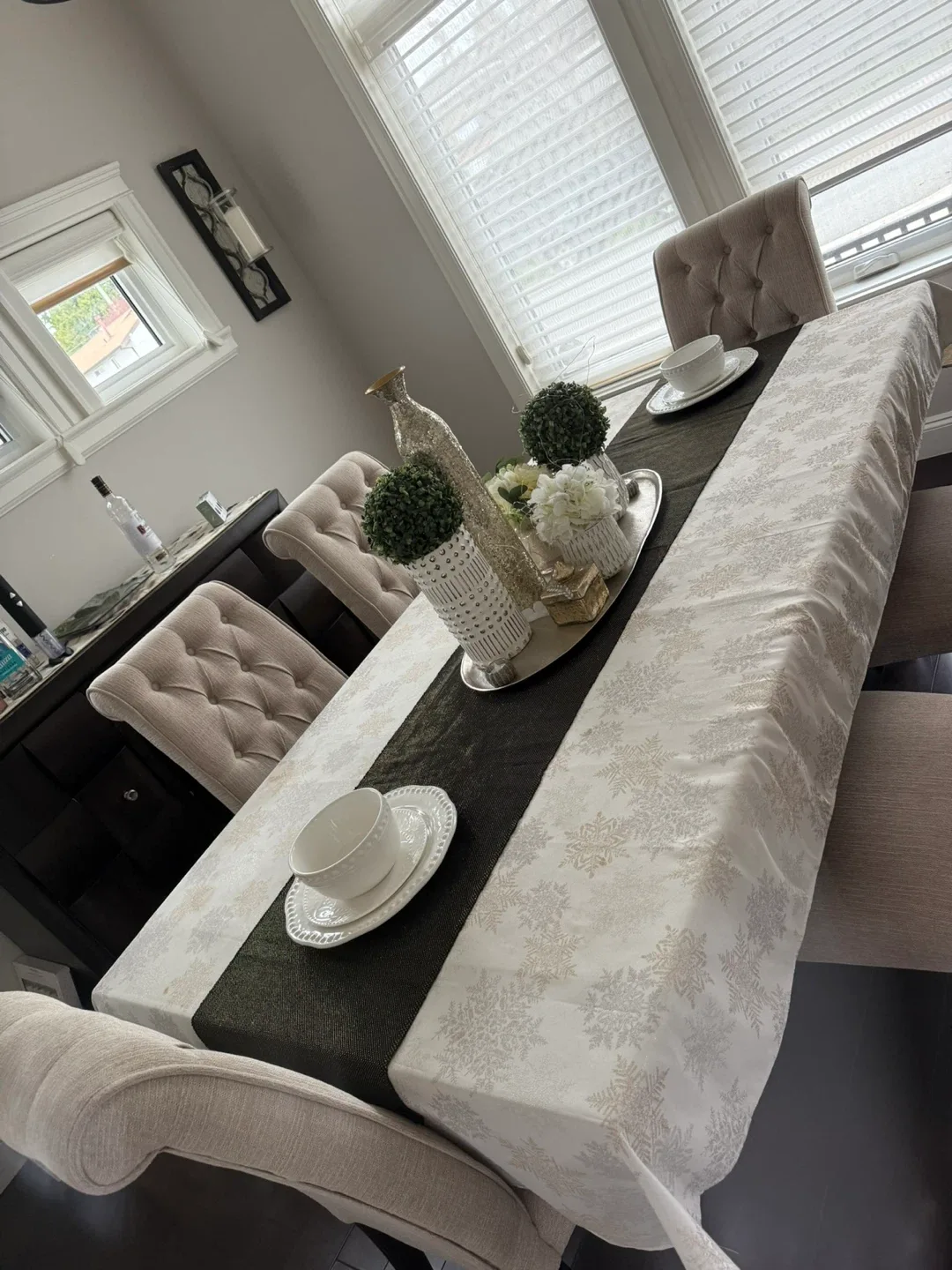 Dining Table with 6 Upholstered Chairs