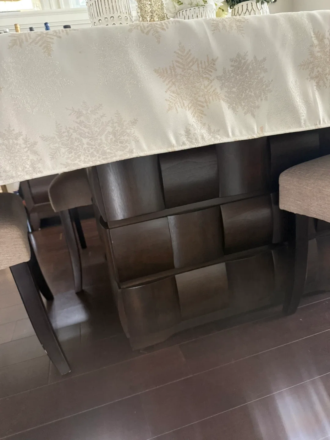 Dining Table with 6 Upholstered Chairs image indicator(3)