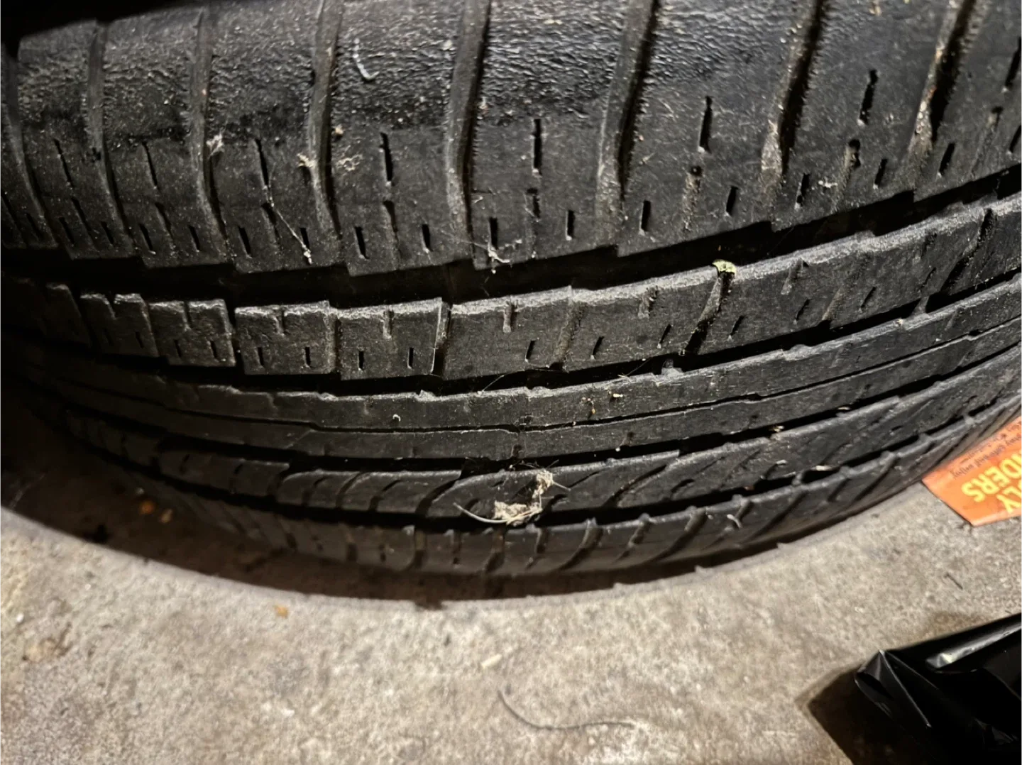 Dodge charger/challenger oem Rims & Tires - Set of 4 image indicator(3)