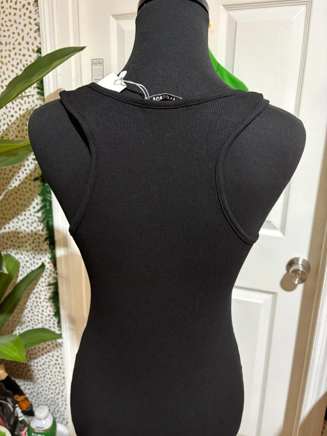 Mangopop Black Ribbed Bodysuit - Size L image indicator(3)